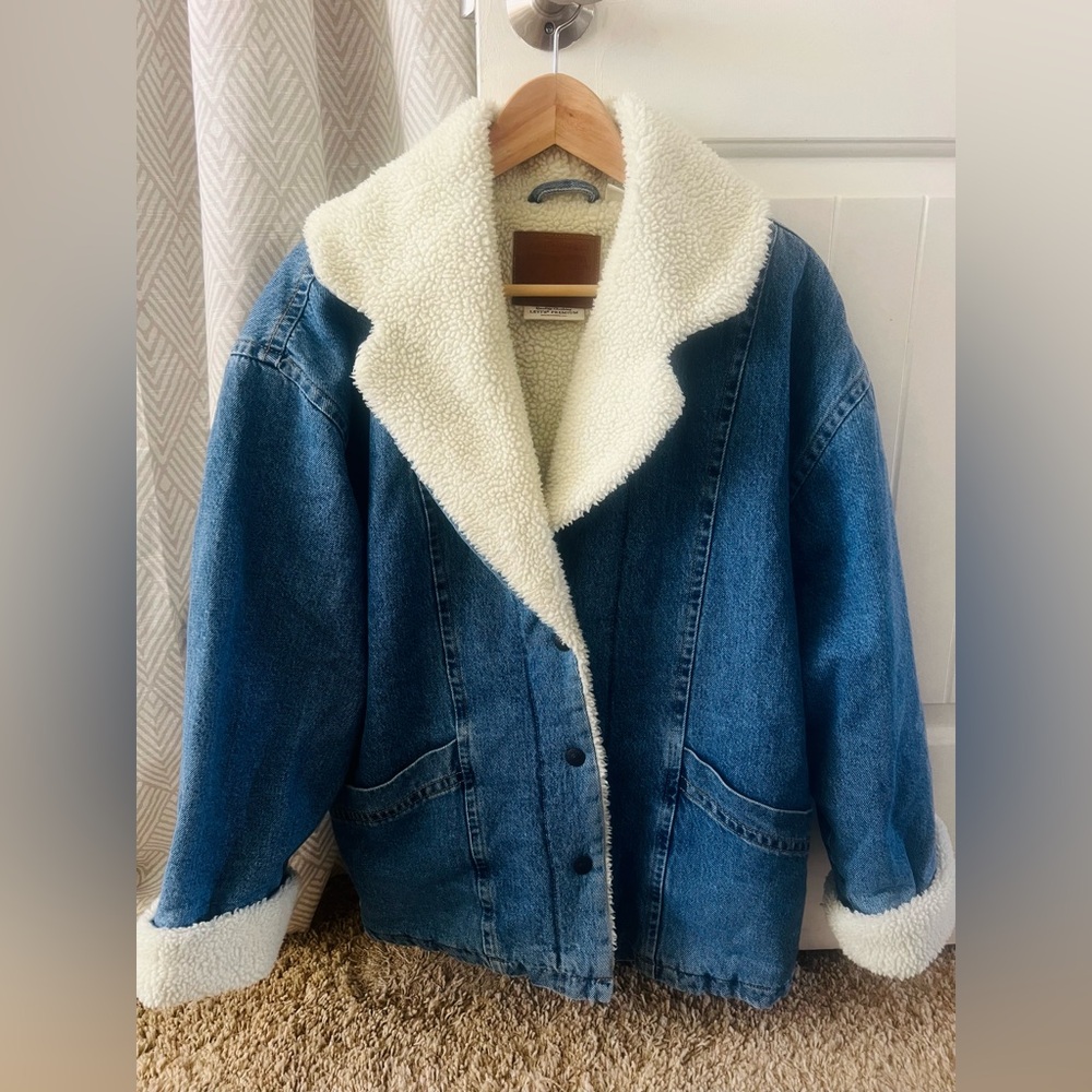 Levi's cream sherpa-lined jacket with brown leather patch